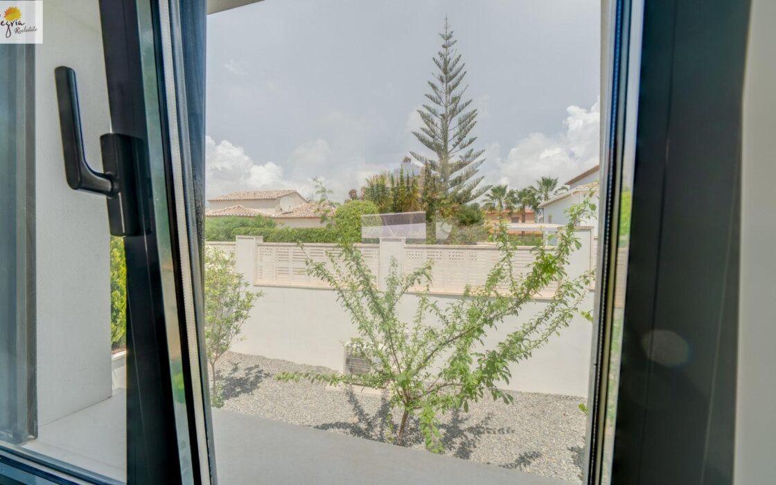 Вилла в Кальпе з басейном і терасою, 356 кв.м.