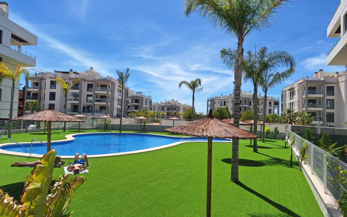 Квартира 80 кв.м в Вилламартине с террасой и бассейном