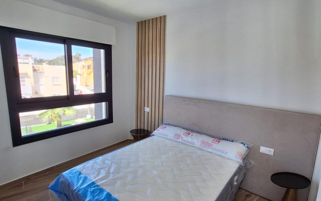 Квартира 80 кв.м в Вилламартине с террасой и бассейном