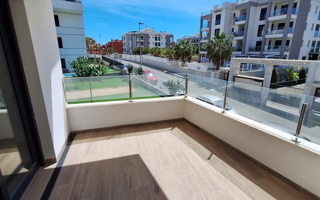 Квартира 80 кв.м в Вилламартине с террасой и бассейном