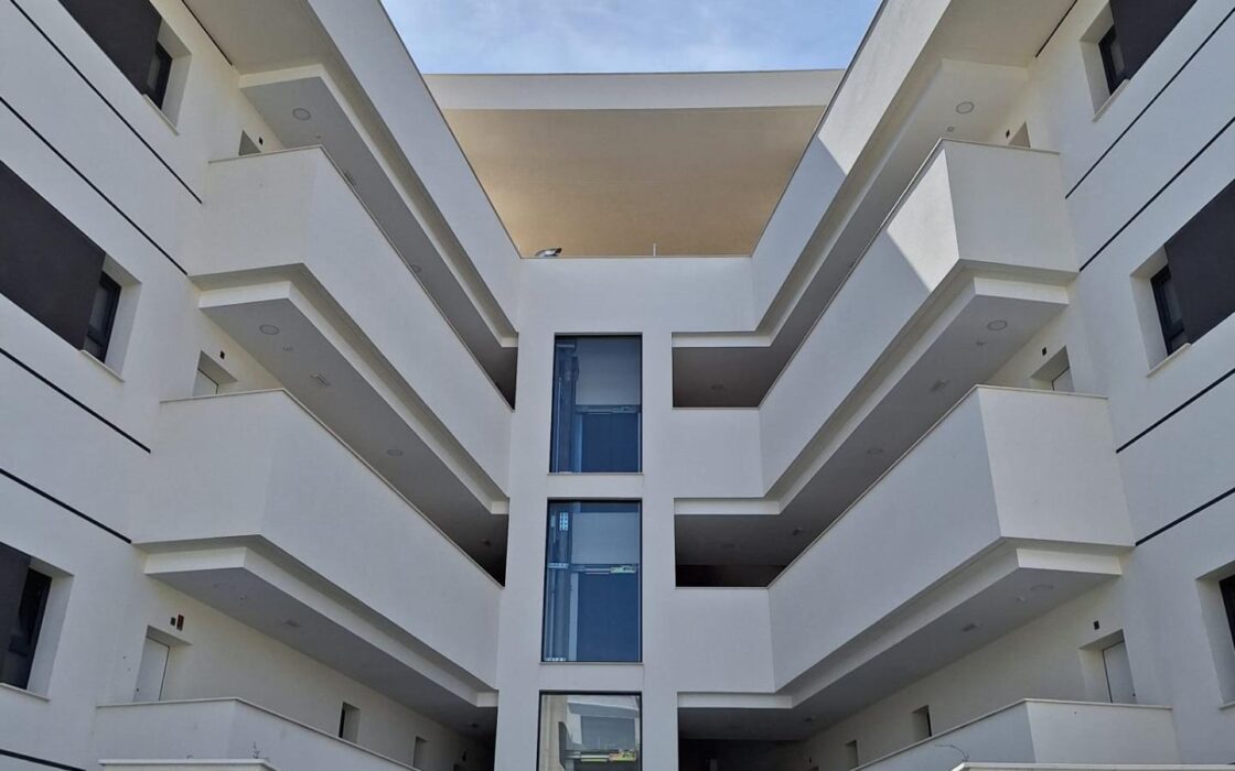 Квартира 80 кв.м в Вилламартине с террасой и бассейном