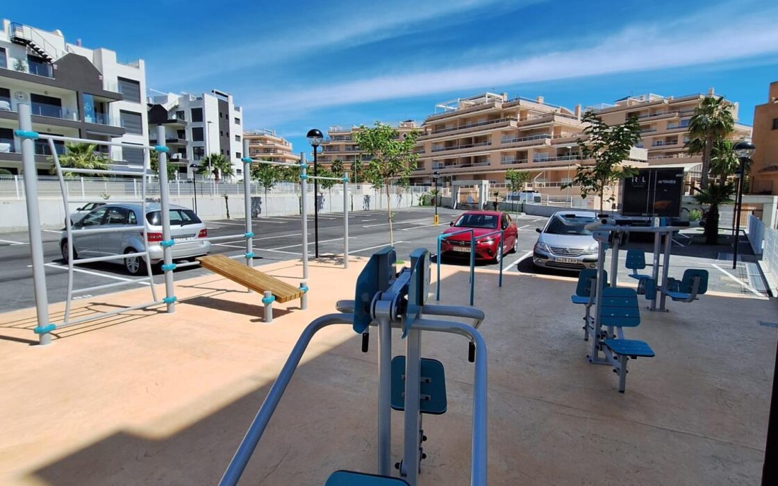 Квартира 80 кв.м в Вилламартине с террасой и бассейном