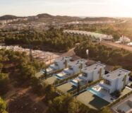 Дома с бассейном в Сьерра-Кортина 150 кв.м 3 спальни