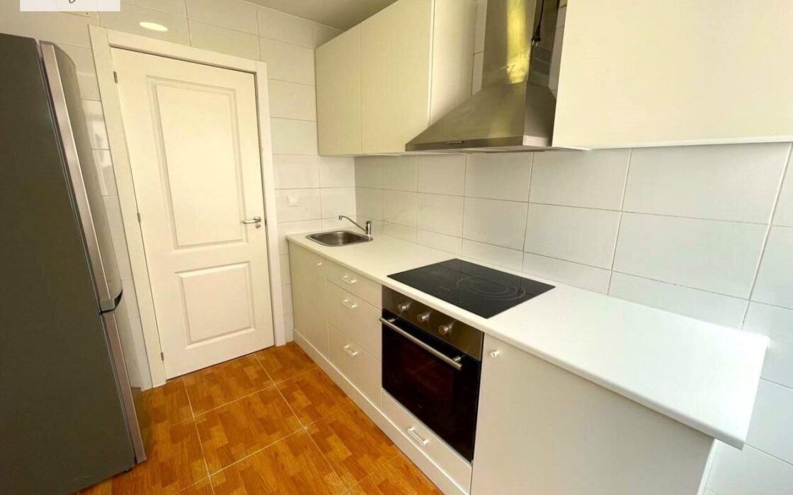 Квартира в Аликанте с 3 спальнями и балконом 62 кв.м