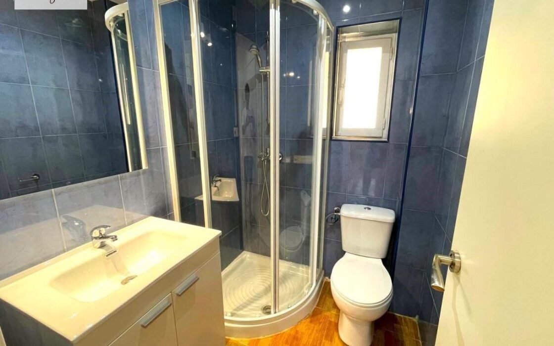 Квартира в Аликанте с 3 спальнями и балконом 62 кв.м