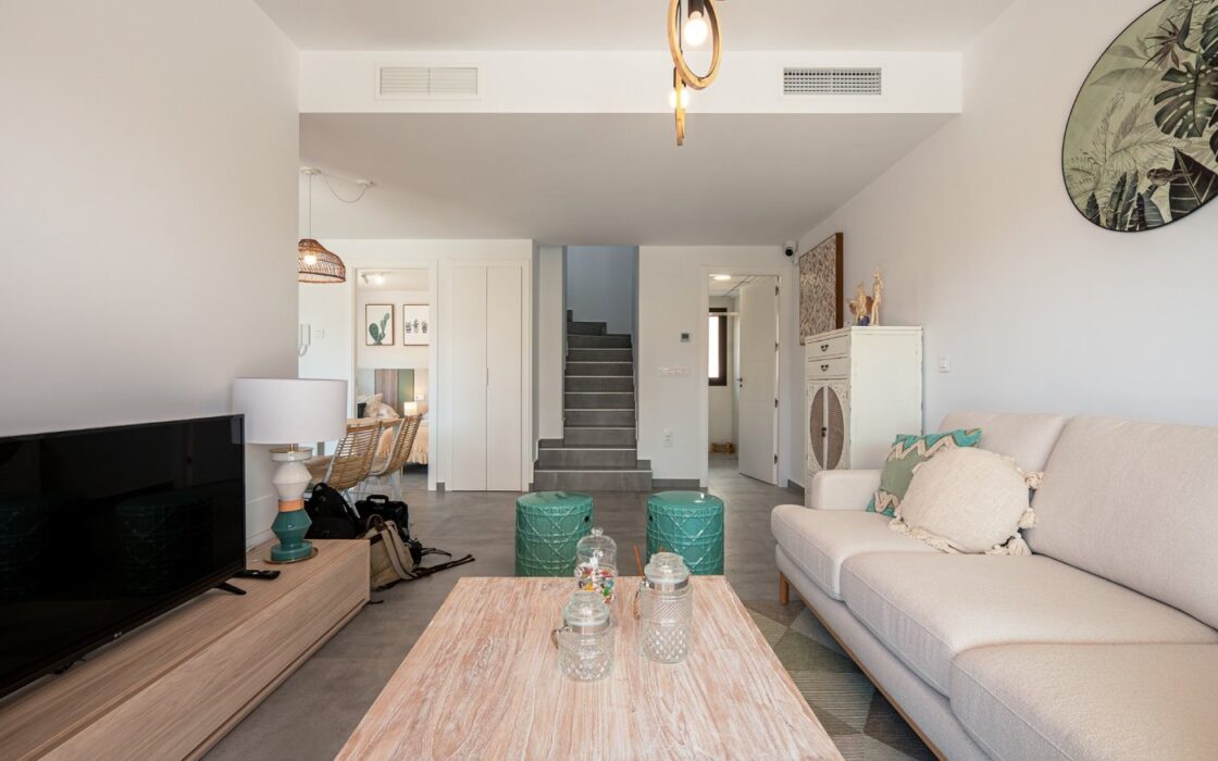 Новые виллы в Ориуэла-Коста с частным садом и бассейном