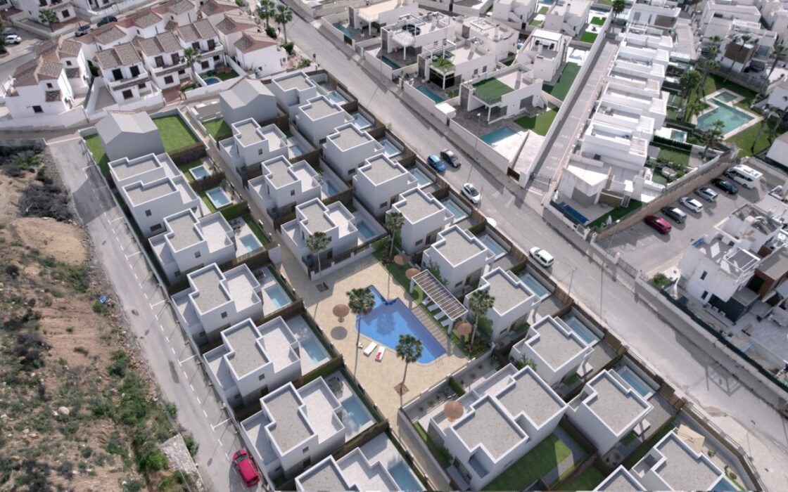 Новые виллы в Ориуэла-Коста с частным садом и бассейном