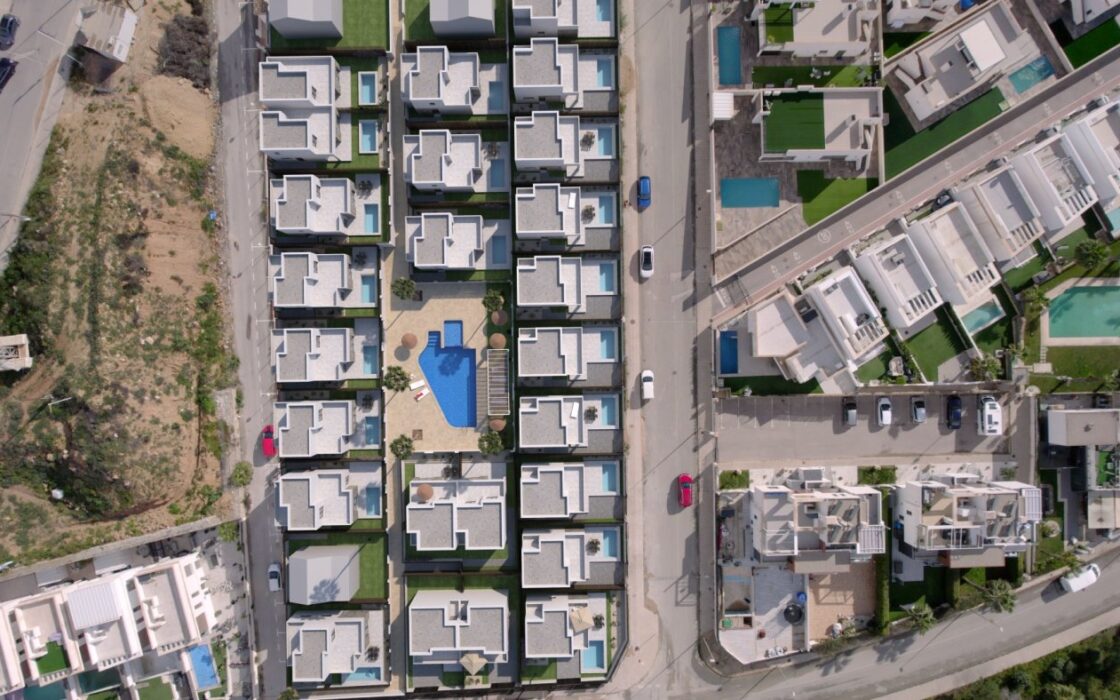 Новые виллы в Ориуэла-Коста с частным садом и бассейном