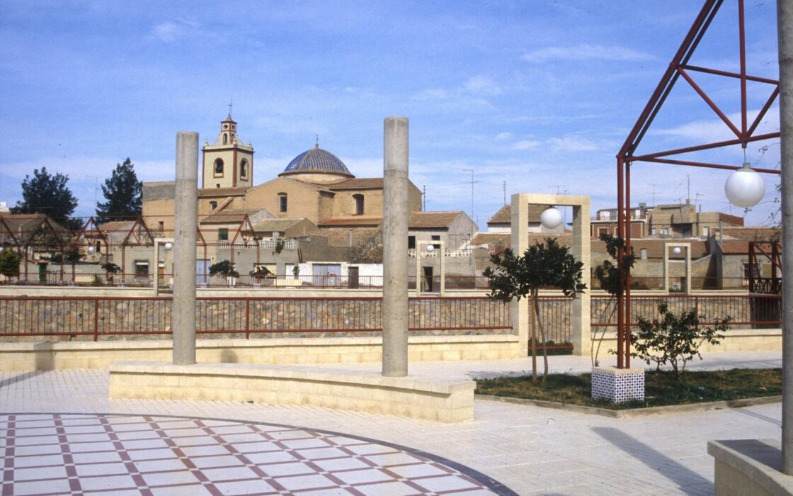 Новые виллы в Рохалесе с террасой и бассейном 136 кв.м