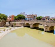 Новые виллы в Рохалесе с террасой и бассейном 136 кв.м