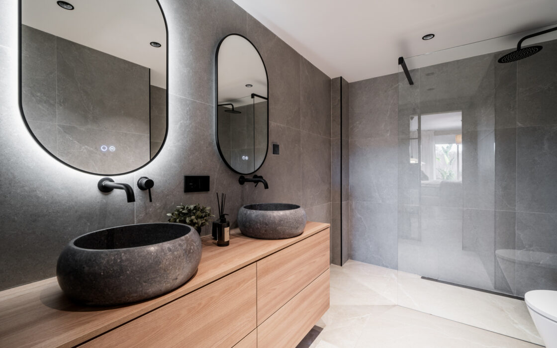 Квартира в Нуева Андалусия 117 кв.м з терасою біля моря