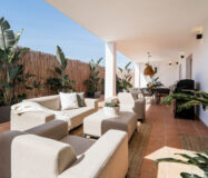 Квартира в Нуева Андалусия 117 кв.м з терасою біля моря