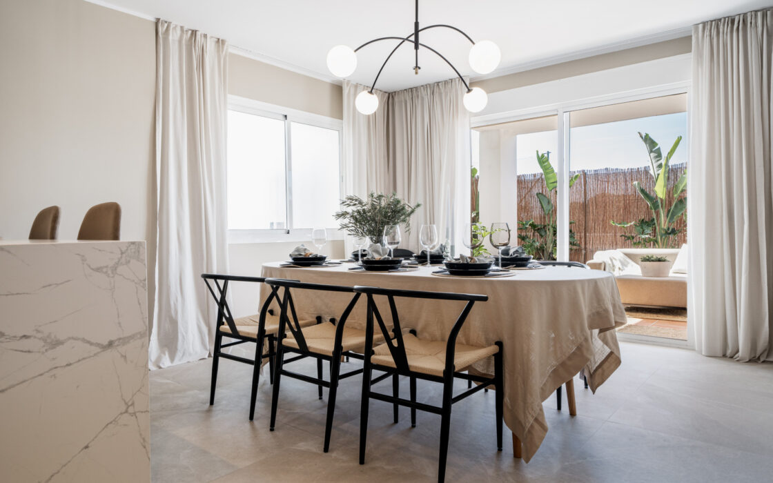 Квартира в Нуева Андалусия 117 кв.м з терасою біля моря