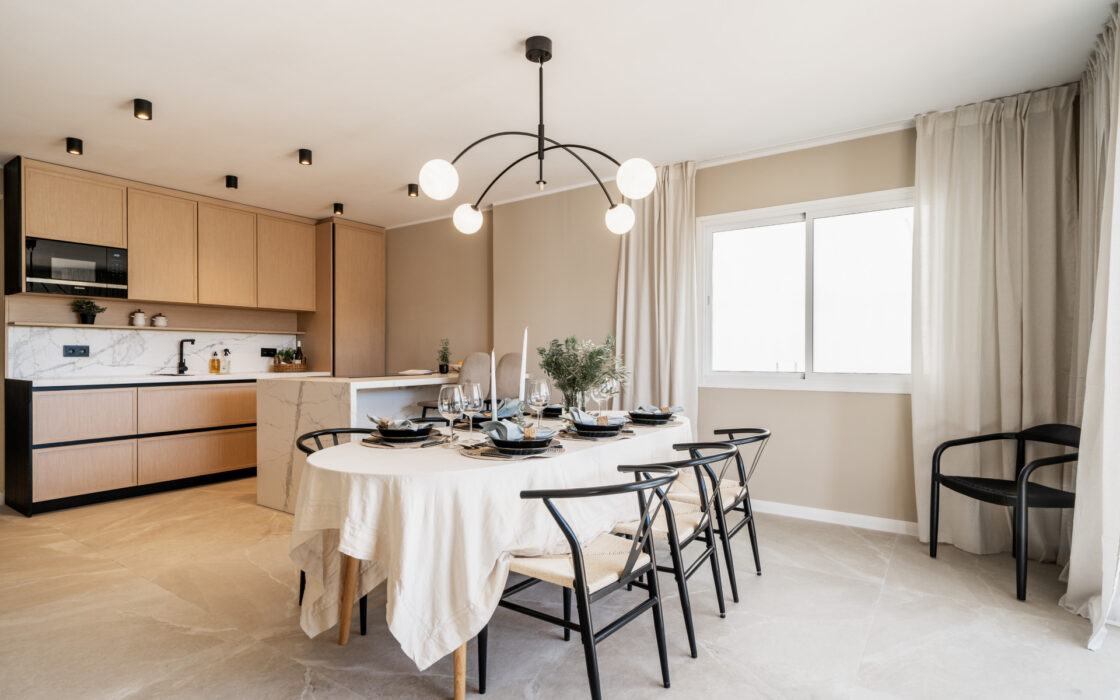 Квартира в Нуева Андалусия 117 кв.м з терасою біля моря