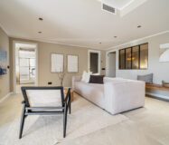 Квартира в Нуева Андалусия 117 кв.м з терасою біля моря