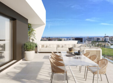 Трехкомнатная резиденция в Эстепоне с террасой 144 кв.м
