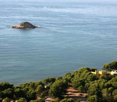 Вилла у моря в Альтее 497 кв.м з 3 спальнями та терасою