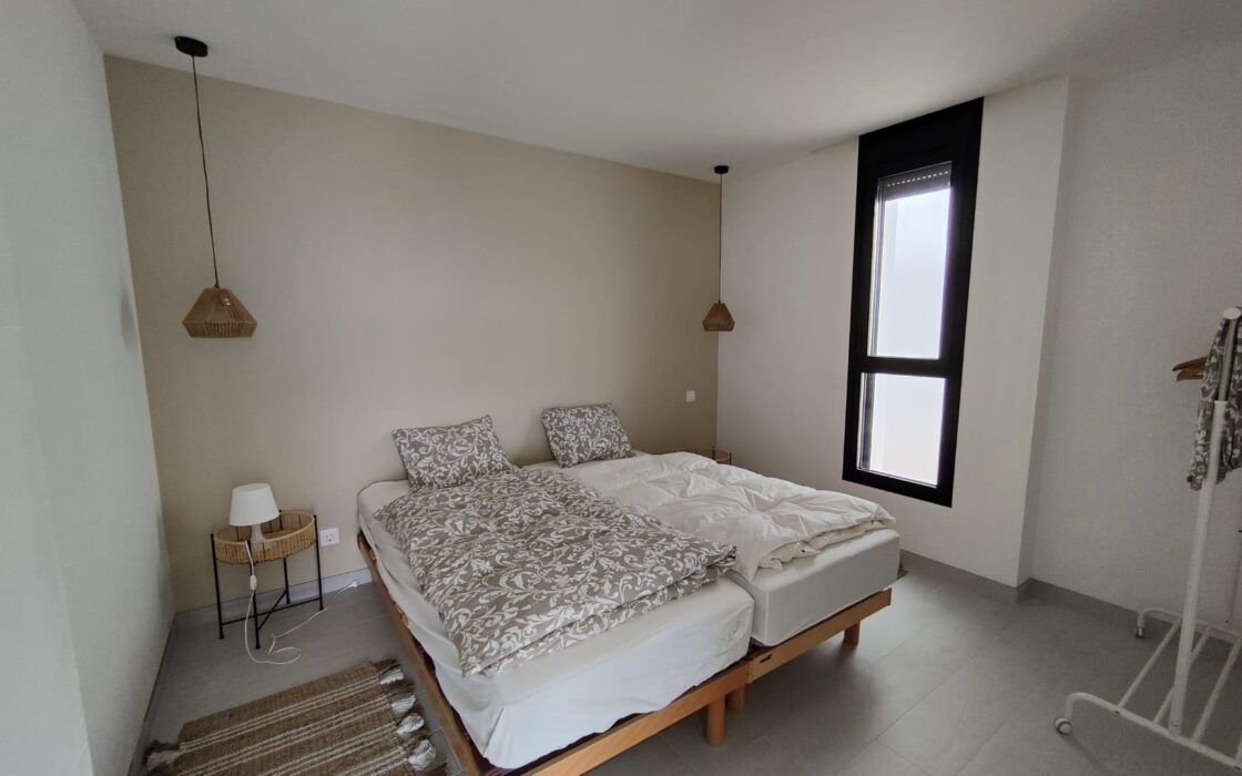 Простора вілла 611 кв.м у Фінестраті з басейном