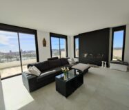 Простора вілла 611 кв.м у Фінестраті з басейном