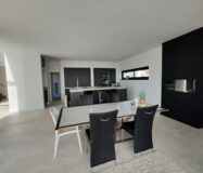 Простора вілла 611 кв.м у Фінестраті з басейном