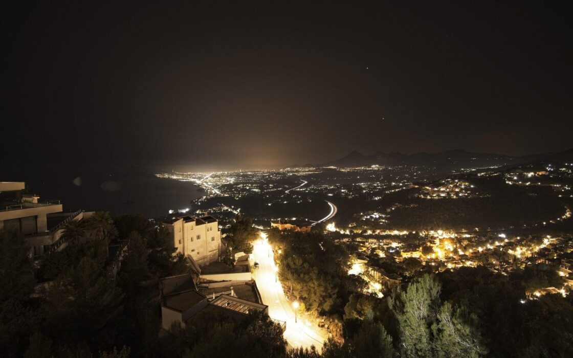 Вилла в Альтее с прекрасным видом на море и горы 351 кв.м