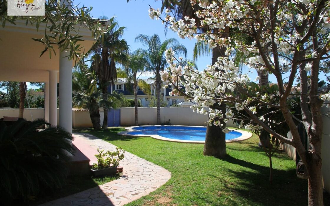 Вилла с террасами в Ла Эльяне, 4 спальни, 480 кв.м.