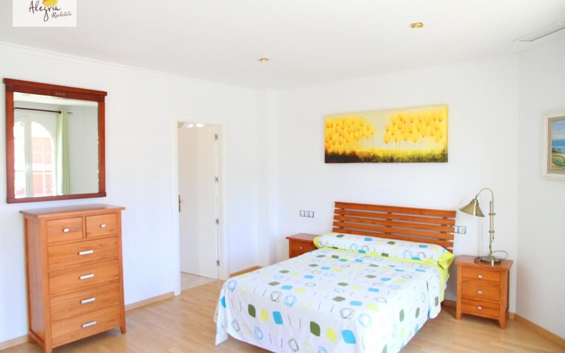 Вилла с террасами в Ла Эльяне, 4 спальни, 480 кв.м.