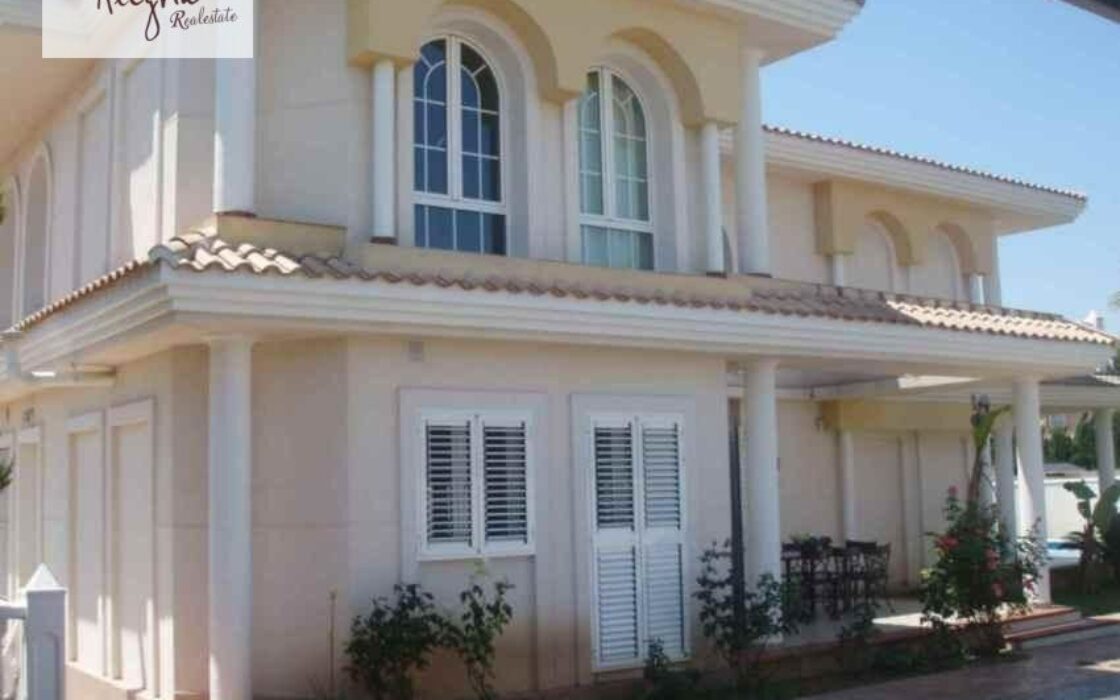 Вилла с террасами в Ла Эльяне, 4 спальни, 480 кв.м.