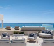 Двухэтажная квартира в Эстепоне с террасой 181 кв.м