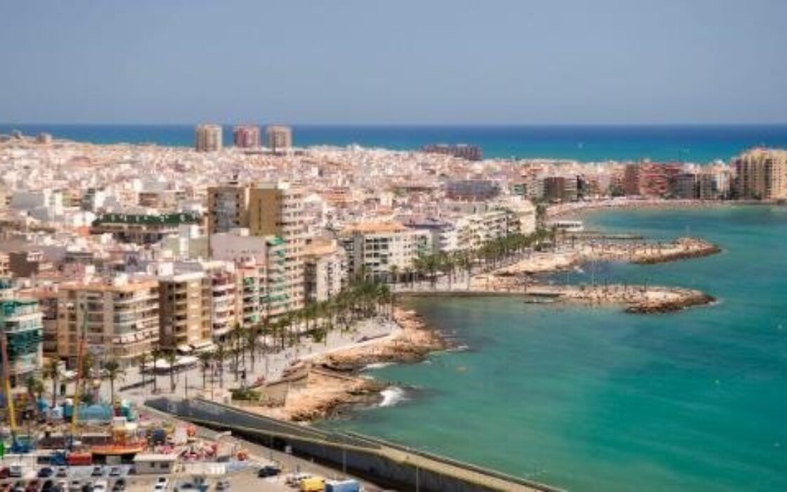 Новые виллы в Торревьехе у моря, 3 спальни, 185 кв.м.