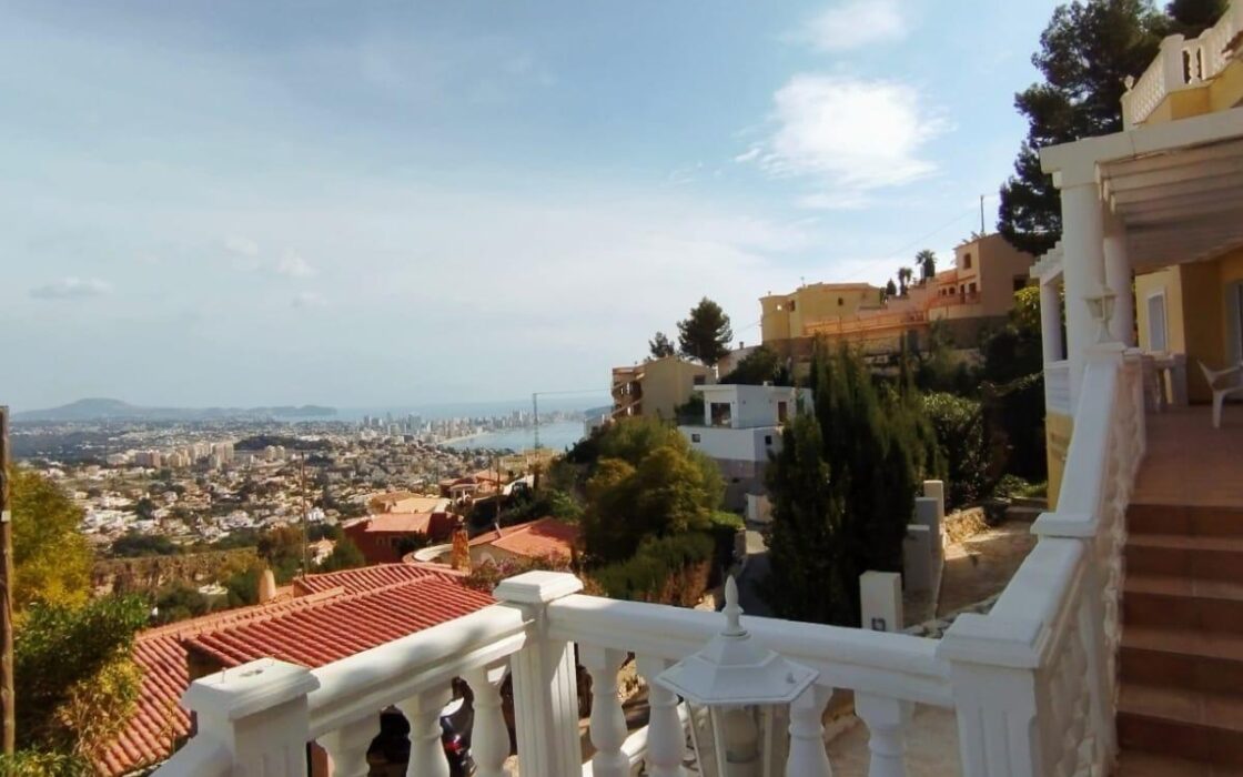 Вилла в Кальпе 476 кв.м з панорамним видом на море