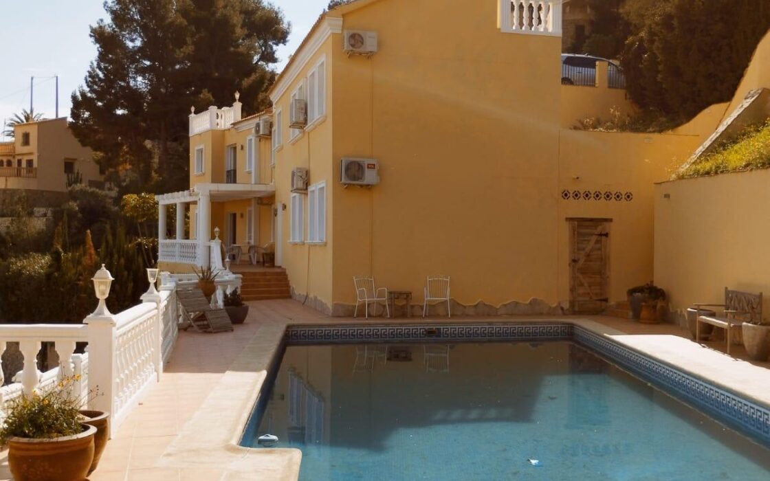 Вилла в Кальпе 476 кв.м з панорамним видом на море