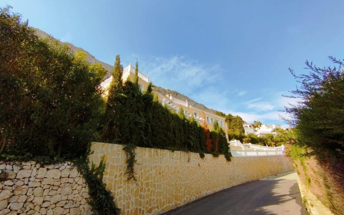 Вилла в Кальпе 476 кв.м з панорамним видом на море