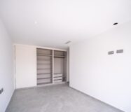 Вилла в Торревьехе 265 кв.м с бассейном у моря 2023 года