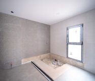 Вилла в Торревьехе 265 кв.м с бассейном у моря 2023 года