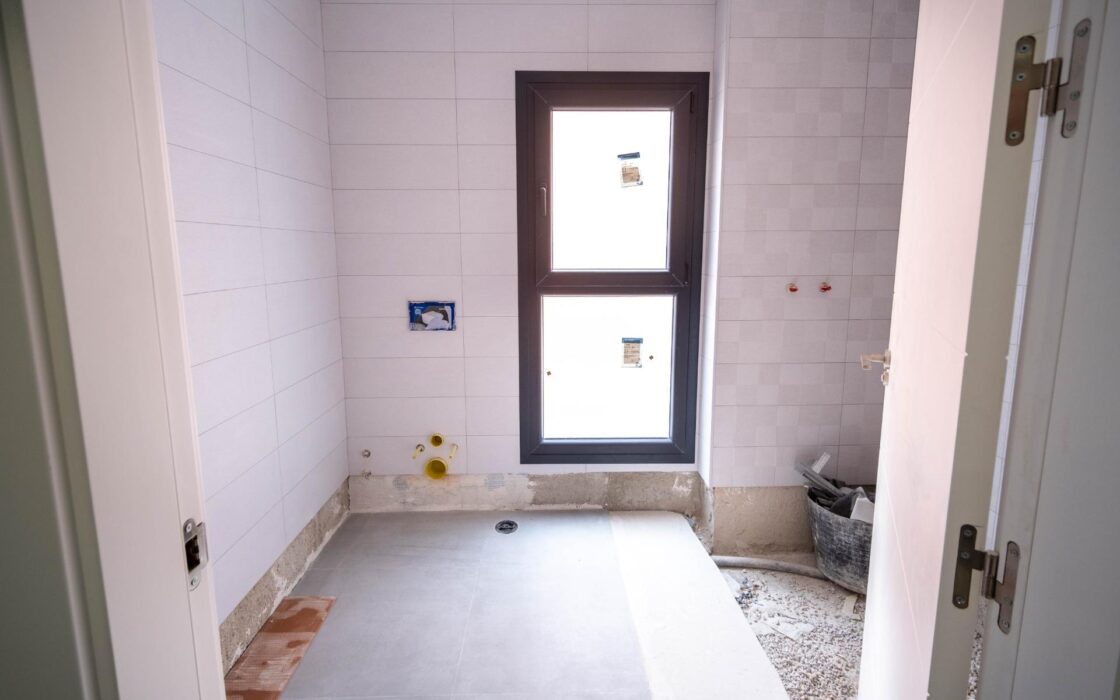 Вилла в Торревьехе 265 кв.м с бассейном у моря 2023 года