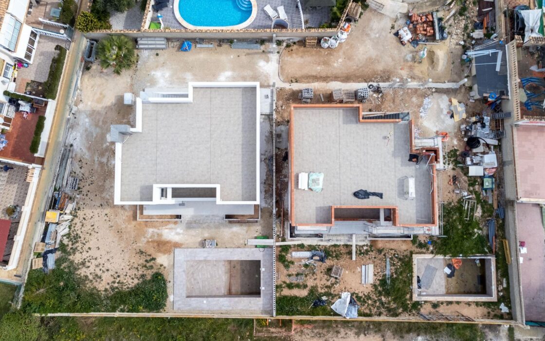 Вилла в Торревьехе 265 кв.м с бассейном у моря 2023 года