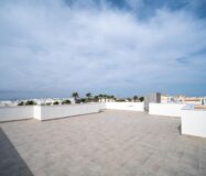 Вилла в Торревьехе 265 кв.м с бассейном у моря 2023 года