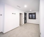 Вилла в Торревьехе 265 кв.м с бассейном у моря 2023 года