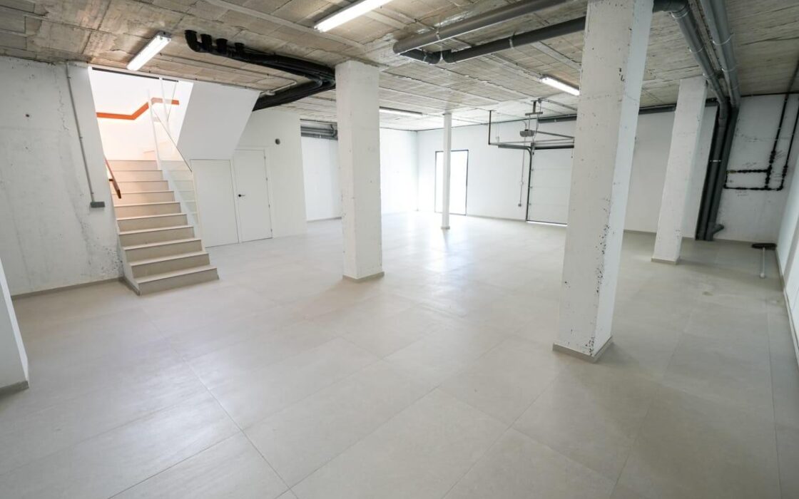 Вилла в Полопе 294 кв.м с террасой и видом на море