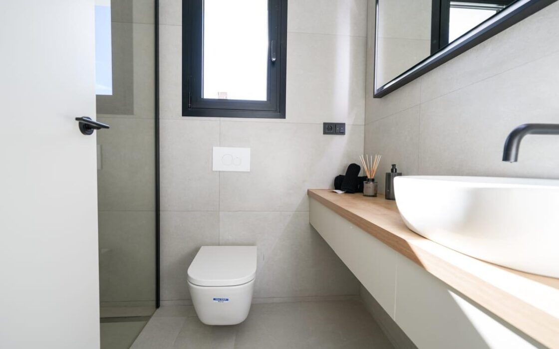 Вилла в Полопе 294 кв.м с террасой и видом на море