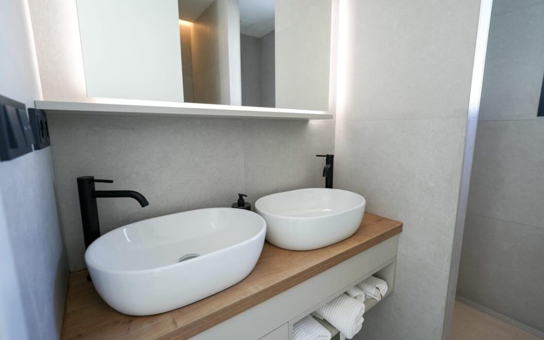 Вилла в Полопе 294 кв.м с террасой и видом на море