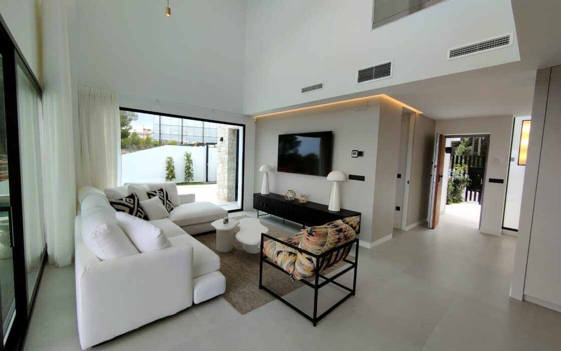 Вилла в Полопе 294 кв.м с террасой и видом на море