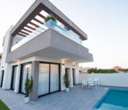 Вилла с 3 спальнями и бассейном в Лос-Монтесиносе 105 кв.м