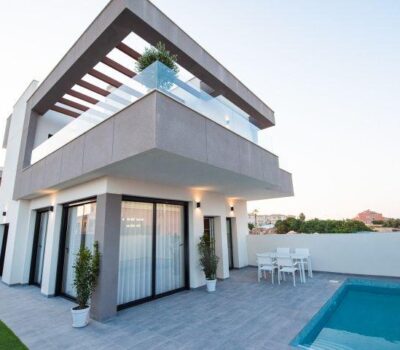 Вілла з 3 спальнями та басейном у Лос-Монтесиносі 105 кв.м