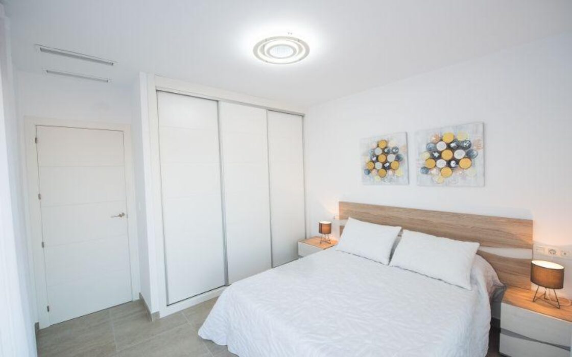 Вилла с 3 спальнями и бассейном в Лос-Монтесиносе 105 кв.м