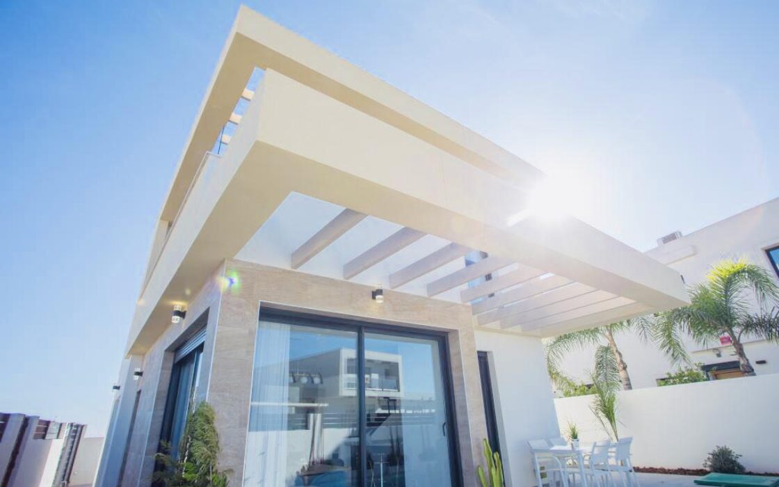 Вилла с 3 спальнями и бассейном в Лос-Монтесиносе 105 кв.м