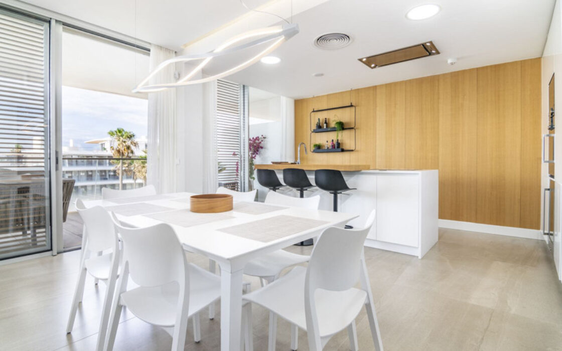 Ексклюзивна квартира з терасою в Естепоні 170 кв.м 3 спальні