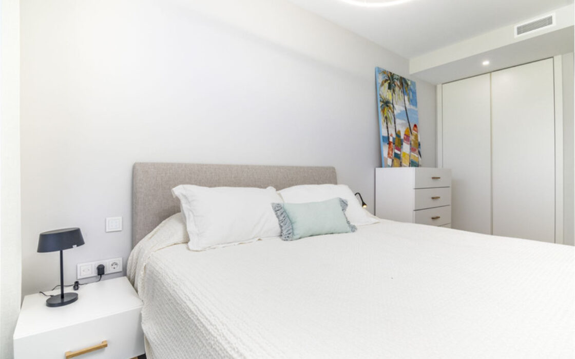 Ексклюзивна квартира з терасою в Естепоні 170 кв.м 3 спальні