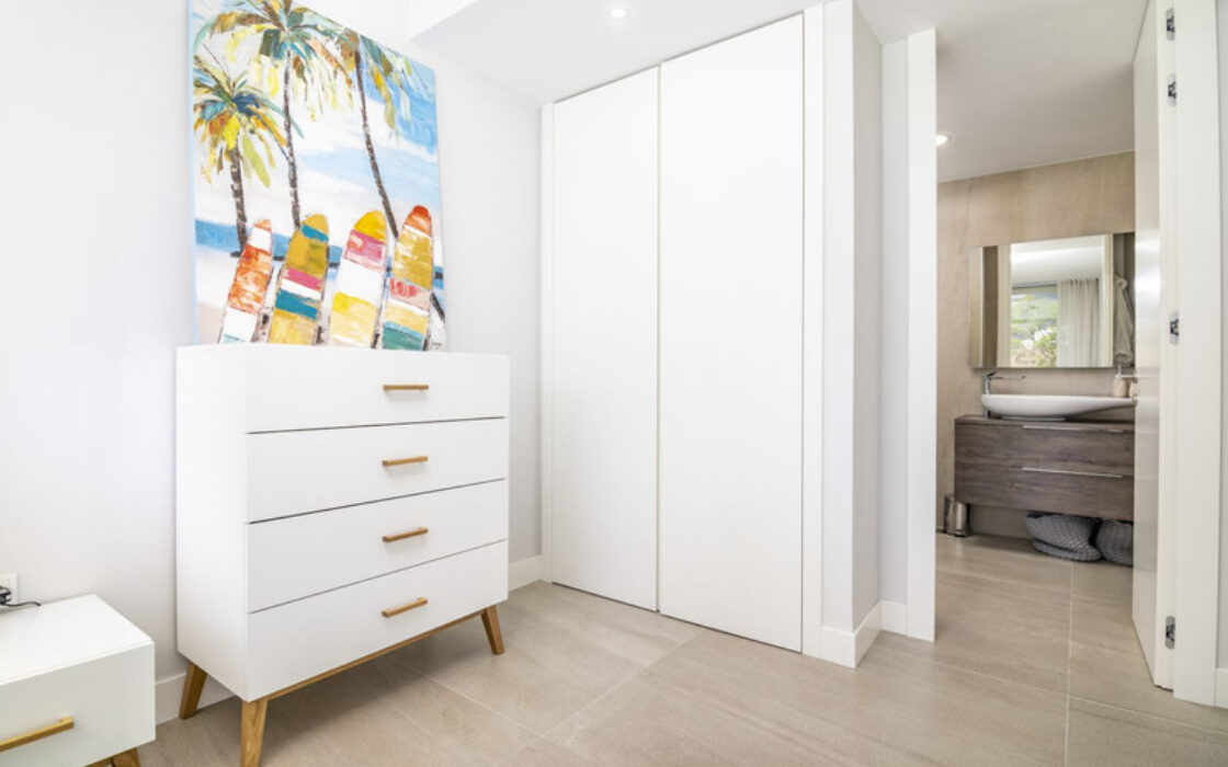 Ексклюзивна квартира з терасою в Естепоні 170 кв.м 3 спальні